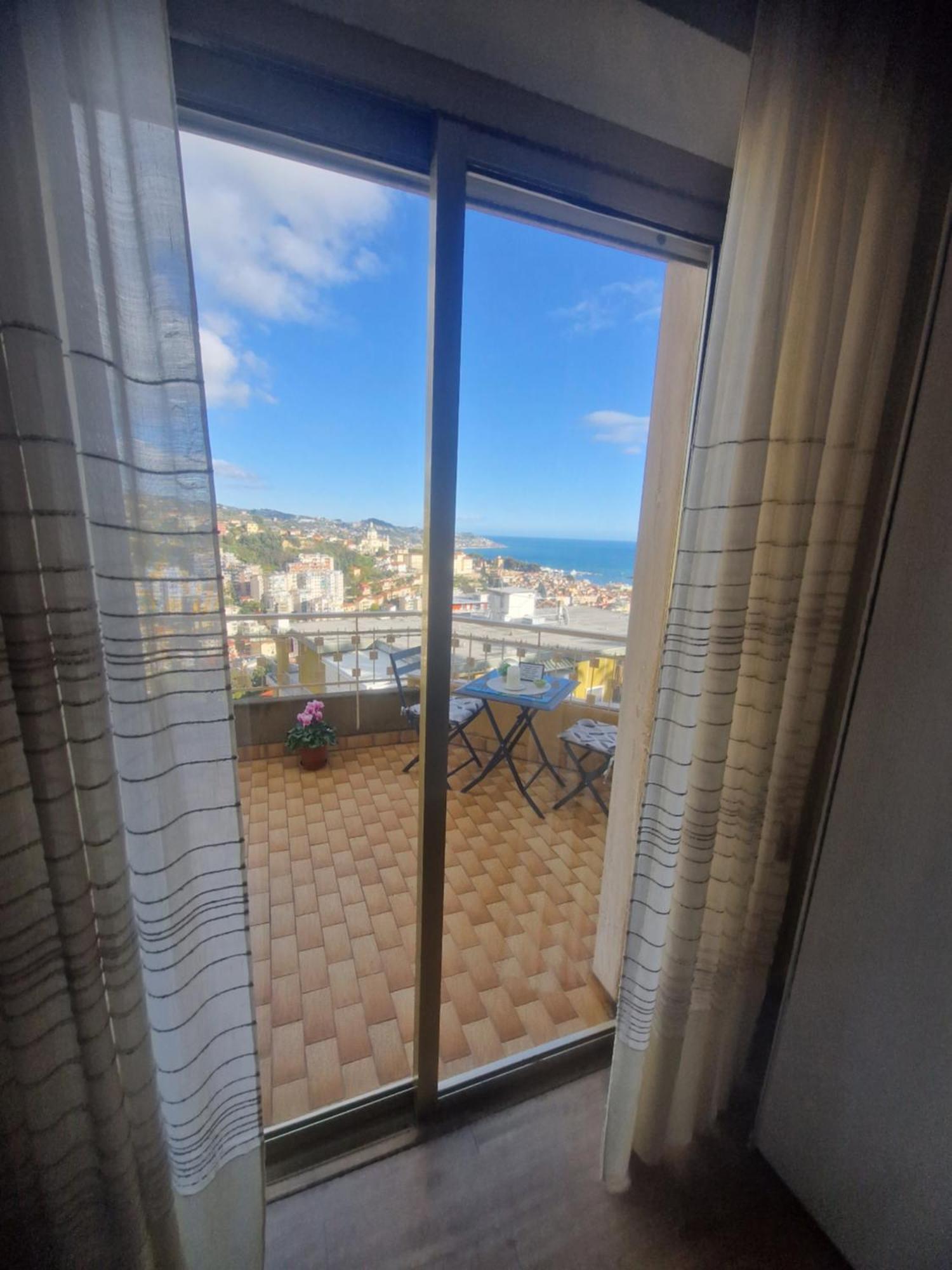 Il Paradiso Del Relax Private Room With Bathroom Parking Сан Ремо Екстериор снимка
